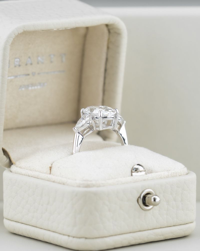 OVAL TRILOGY RING 4.0CT E VVS1