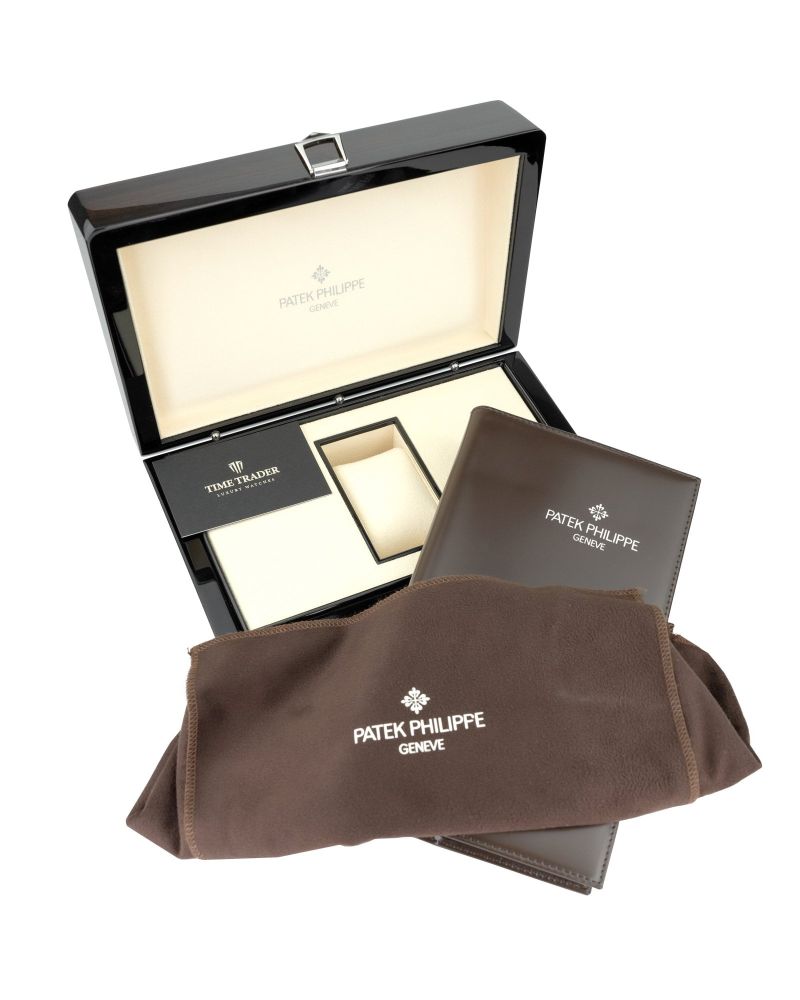 Nautilus 5711 "Bussdown"