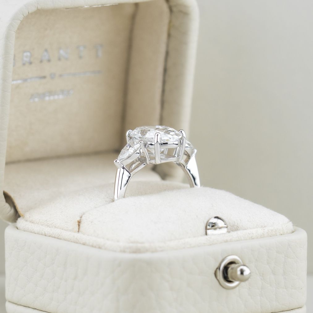 OVAL TRILOGY RING 4.0CT E VVS1